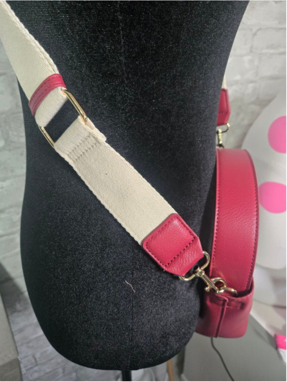 Universal Thread Red Crossbody Bag One Size with Beige Strap - Picture 4 of 7